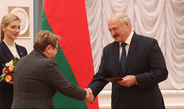 Torzhestvennoe Vruchenie Diplomov