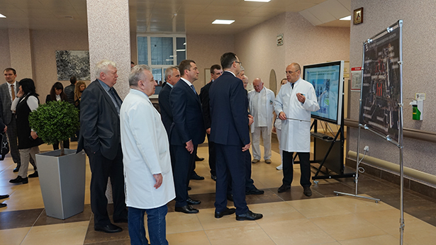 delegatsiya voronezhskoj oblasti posetila rnpts omr im n n aleksandrova 2