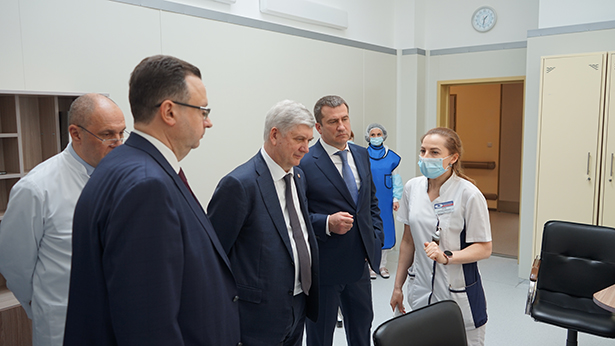 delegatsiya voronezhskoj oblasti posetila rnpts omr im n n aleksandrova 5