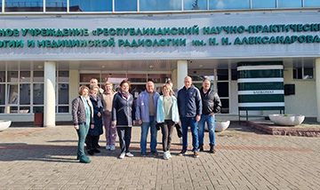 🔥 В РНПЦ ОМР им. Н. Н. Александрова прошел Республиканский субботник 🧼