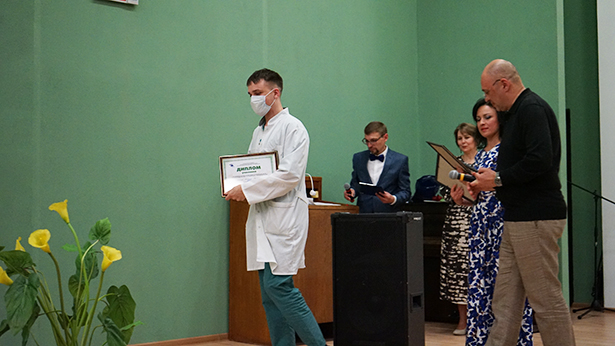 v rnpts omr im n n aleksandrova vybrali pobeditelej konkursa professionalnogo masterstva luchshij v professii 2023 po spetsialnosti meditsinskaya sestra 19