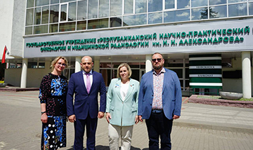 Rnpts Omr Im N N Aleksandrova Posetila Delegatsiya Iz Udmurtskoj Respubliki 00