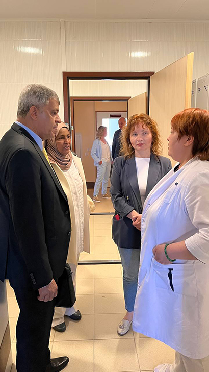 parlamentskaya delegatsiya sultanata oman posetila rnpts omr im n n aleksandrova 03