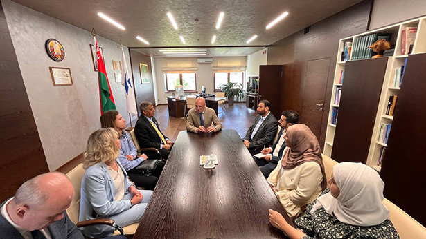 parlamentskaya delegatsiya sultanata oman posetila rnpts omr im n n aleksandrova 15