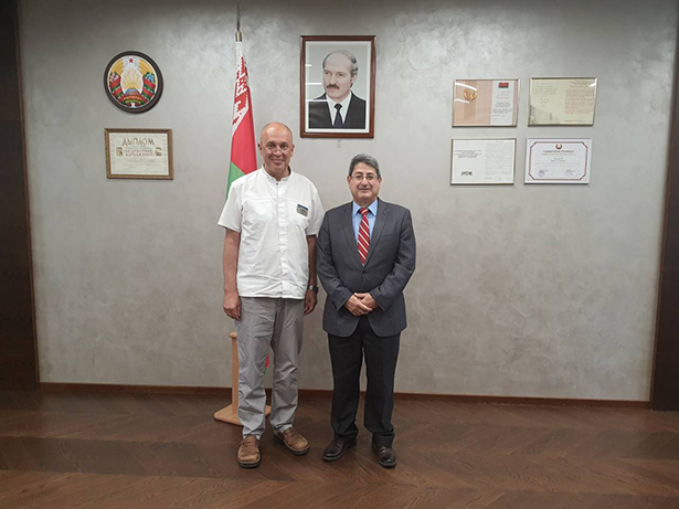 chrezvychajnyj i polnomochnyj posol respubliki kuba posetil rnpts omr im n n aleksandrova 1