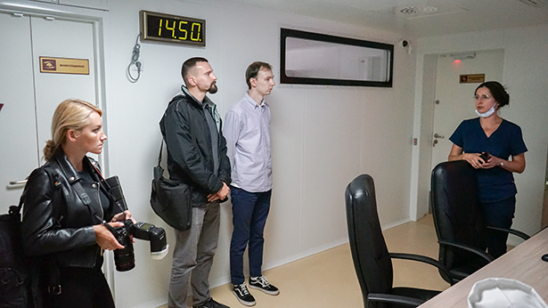 zhurnalisty soyuznykh smi v ramkakh press tura posetili rnpts omr im n n aleksandrova 7