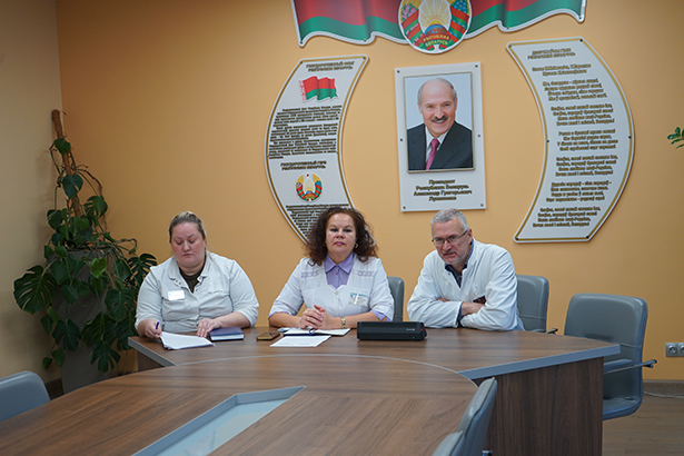 kruglyj stol po voprosam povysheniya dostupnosti okazaniya meditsinskoj pomoshchi patsientam v rnpts omr im n n aleksandrova 01