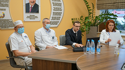 sovet glavnykh vrachej onkologov s uchastiem otvetstvennykh lits po organizatsii diagnostiki i lecheniya patsientov v ramkakh realizatsii programmy tetsentrik 2