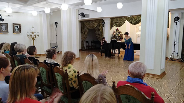 posetili zakulisnuyu ekskursiyu v bolshoj teatr belarusi 8