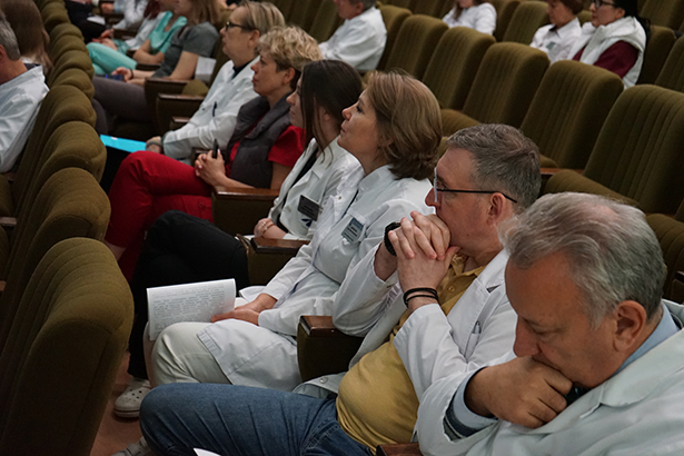 dialogovaya ploshchadka s uchastiem predsedatelya belorusskoj partii belaya rus chlena soveta respubliki natsionalnogo sobraniya respubliki belarus sedmogo sozyva romanova o a 02